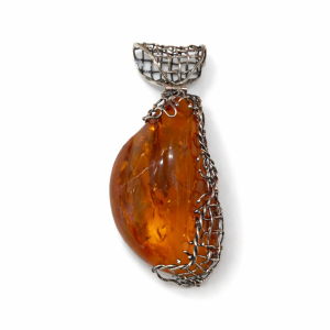 Srebrna zawieszka z bursztynem